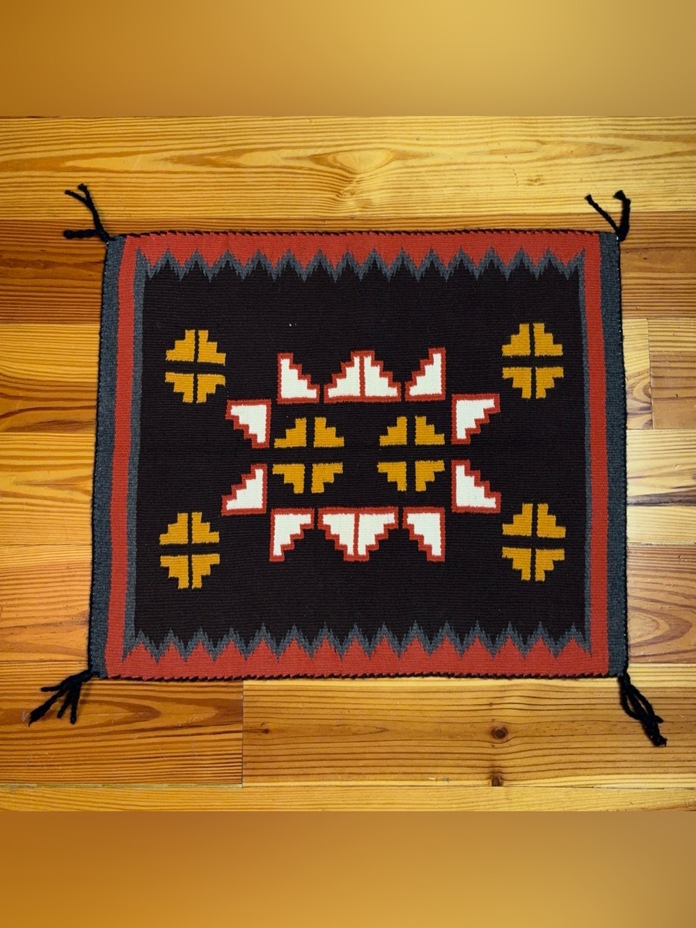 VINTAGE NAVAJO RUG - Picture 2 of 12